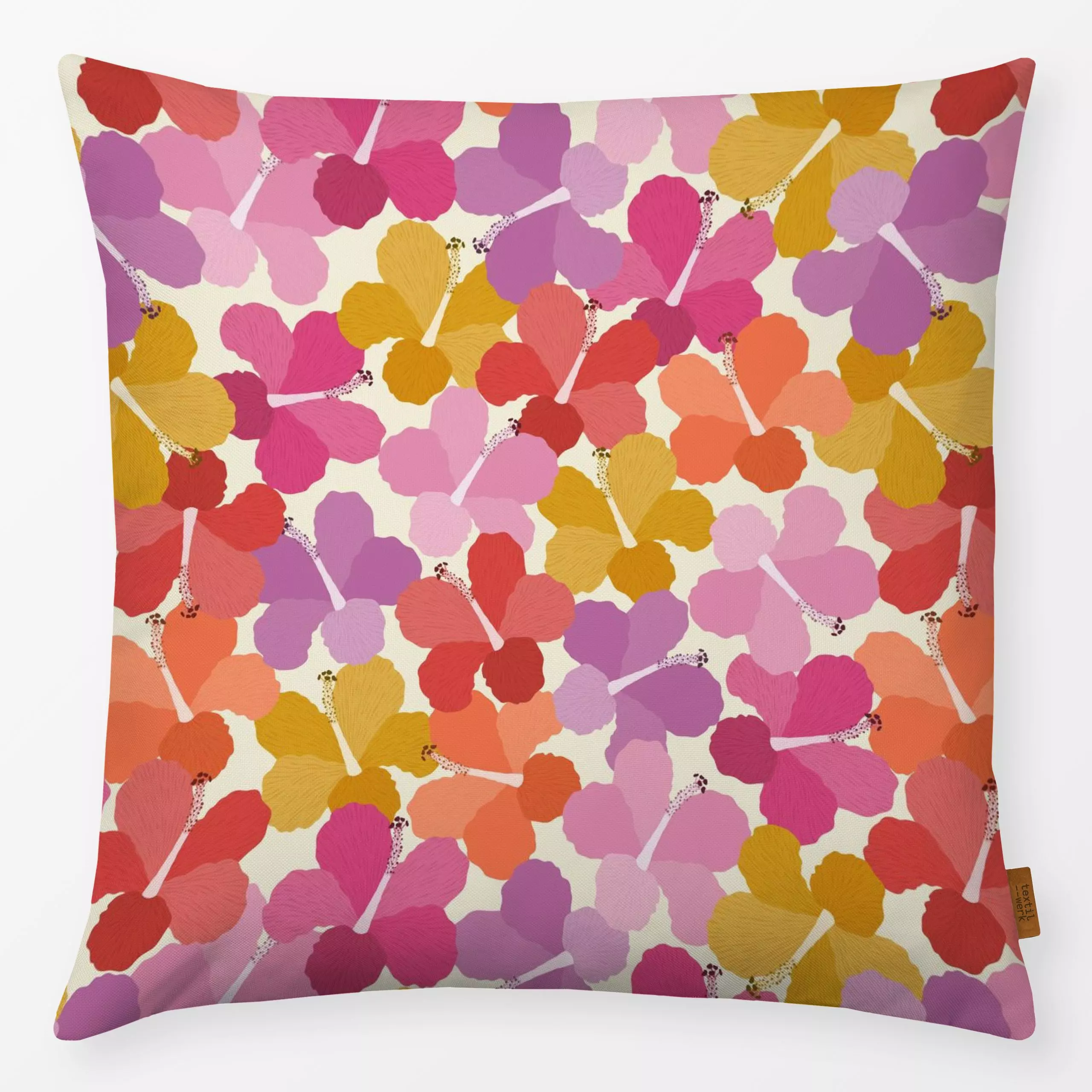 Kissen Bunte Hibiscus Allover - Blumen & Florales, Sommer, Pflanzen & Botanik - von „DEINKI Studio"; Blumen, Strand, tropica...