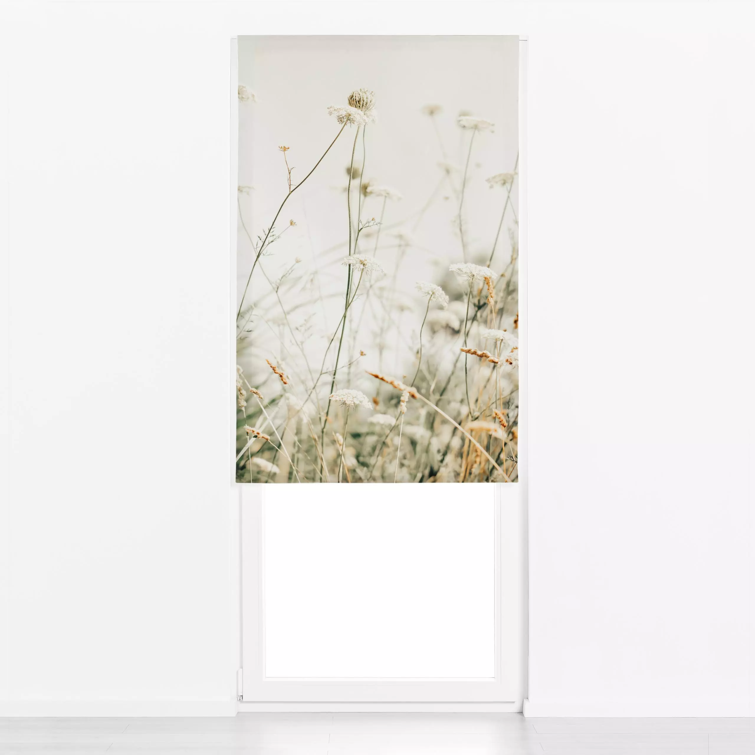 Raffrollo Wild Flowers in Pastel Colors - Blumen & Florales, Pflanzen & Botanik - von „Ingrid Beddoes"; Pampasgras, Wildblum...