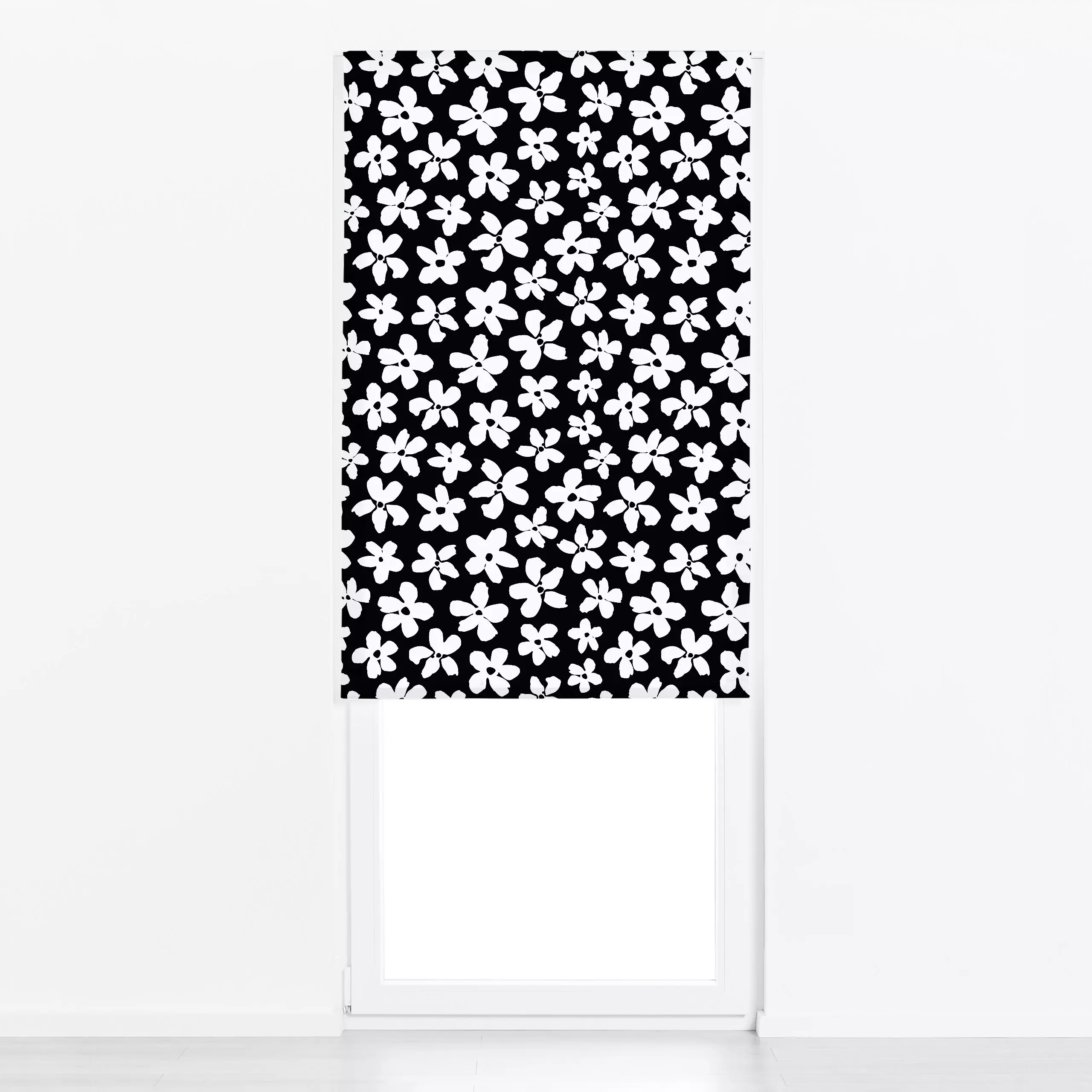 Raffrollo Abstrakte Blüten schwarzweiß - Blumen & Florales - von „Kathrin Woo"; Muster, schwarz, abstrakt, modern, outdoor, ...